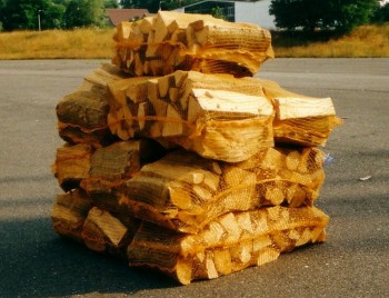 kaminholz in Säcken